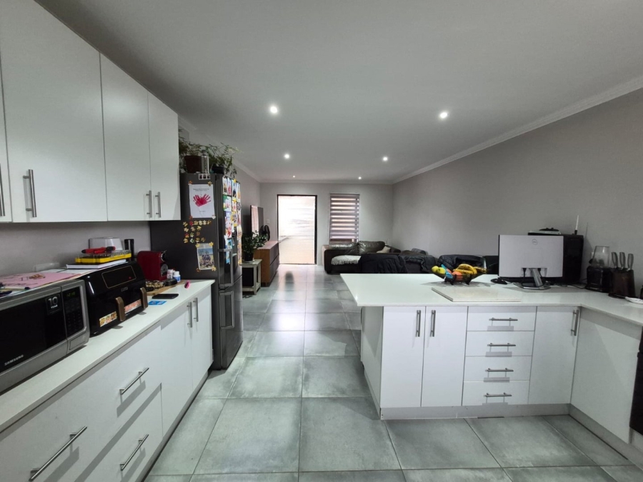 3 Bedroom Property for Sale in King George Park Western Cape